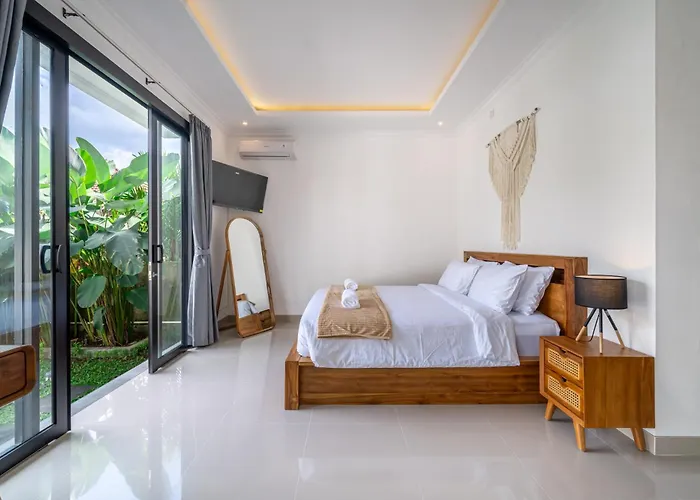 Gauri - Quiet Village Retreat With Huge Pool Near Dining Spots Villa *