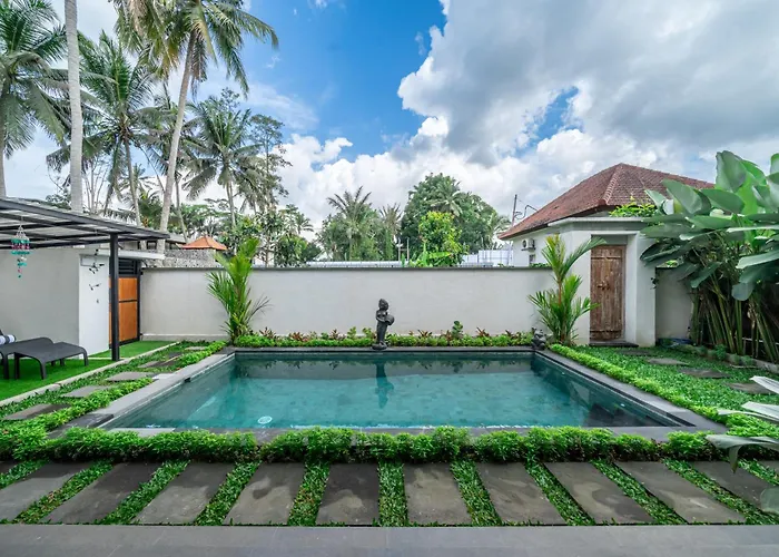 Villa Gauri - Quiet Village Retreat With Huge Pool Near Dining Spots Ubud